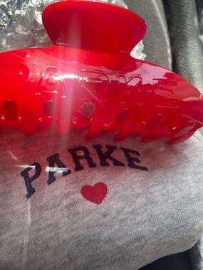 PARKE CRIMSON RED CLAW CLIP WITH PARKE POUCH Embossed Logo NEW IN PACKAGE